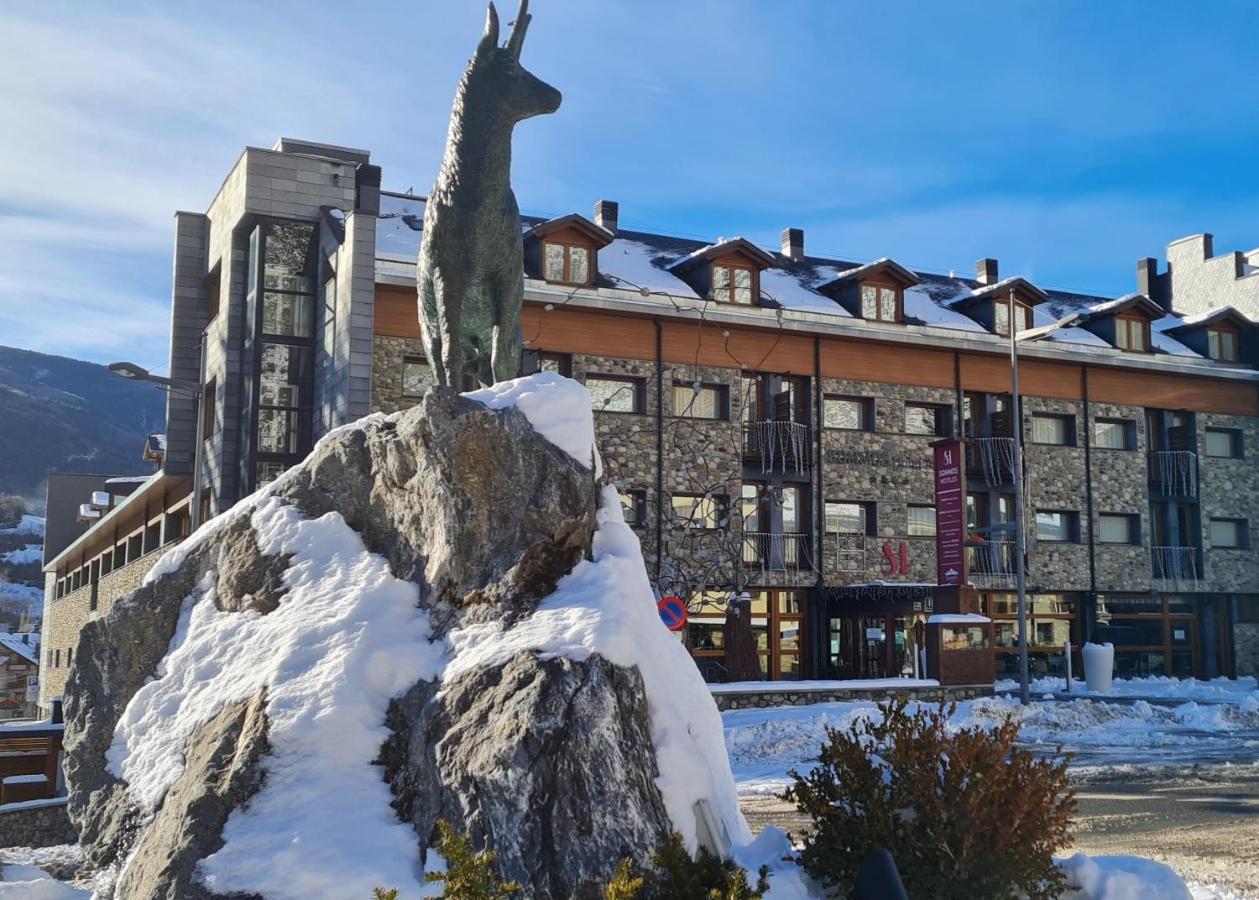 Sommos Hotel Aneto Бенаске Екстер'єр фото