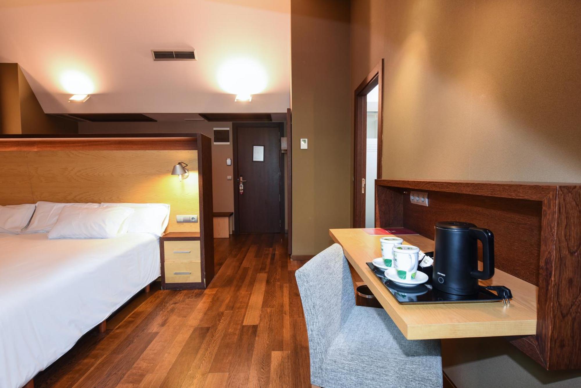 Sommos Hotel Aneto Бенаске Екстер'єр фото