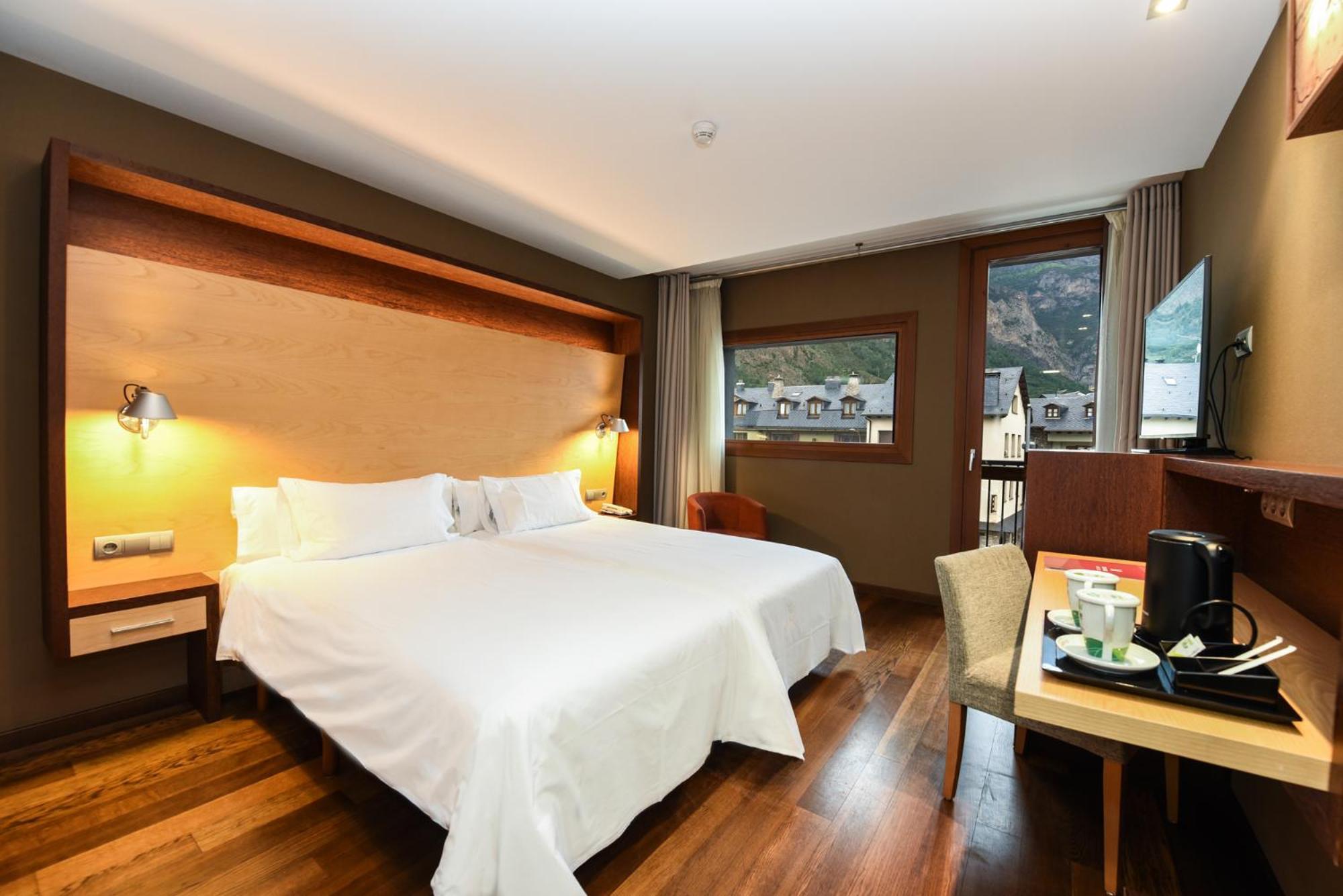 Sommos Hotel Aneto Бенаске Екстер'єр фото
