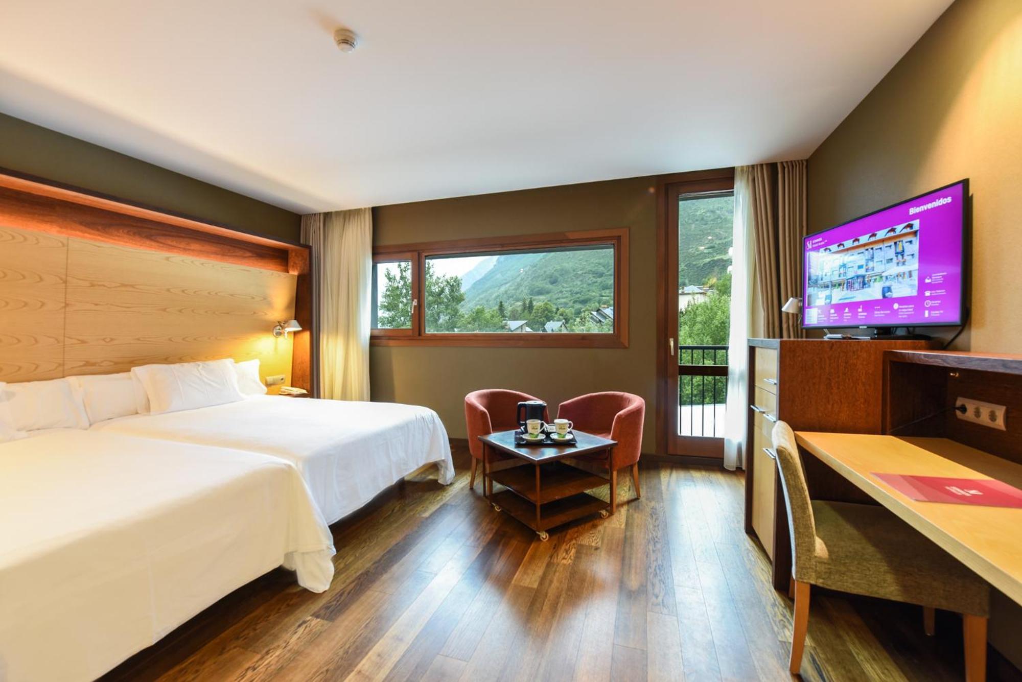 Sommos Hotel Aneto Бенаске Екстер'єр фото