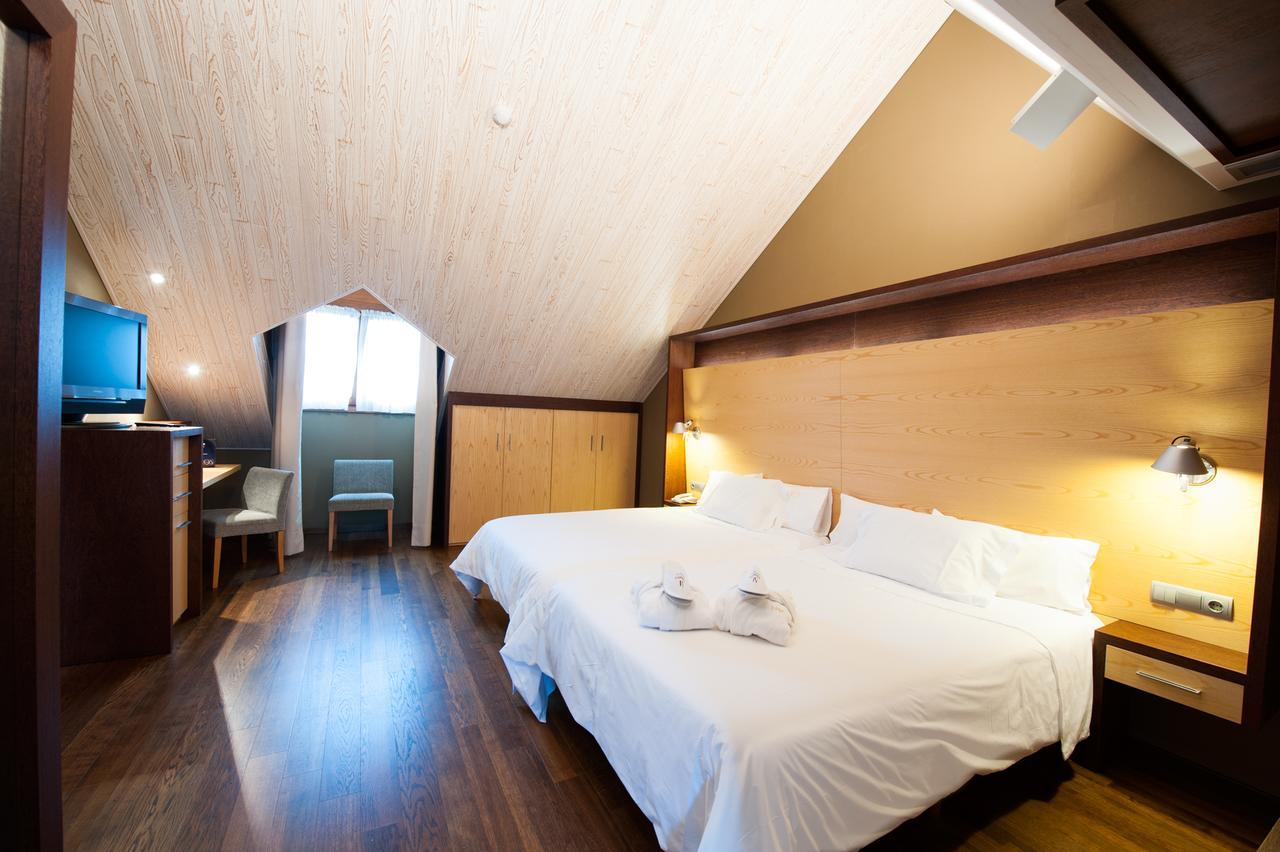 Sommos Hotel Aneto Бенаске Екстер'єр фото